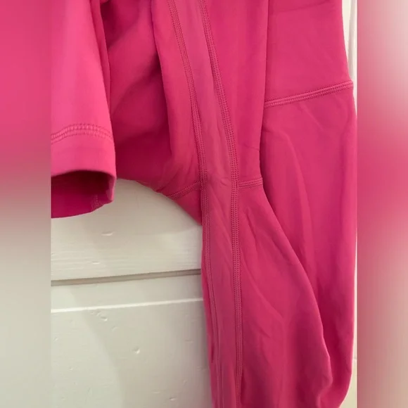 Lululemon Align Crop *21" Sonic Pink Sz 6 - Picture 4 of 7